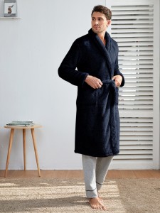 Men Solid Dual Pocket Front Belted Flannel Bathrobe