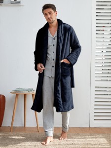 Men Solid Dual Pocket Front Belted Flannel Bathrobe