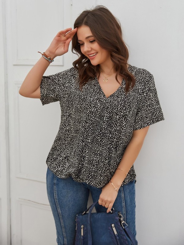 Plus V-neck Allover Print Blouse