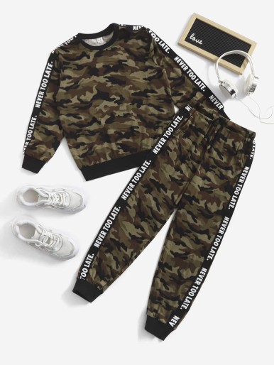 Boys Camo Print Letter Tape Sweatshirt & Sweatpants Set