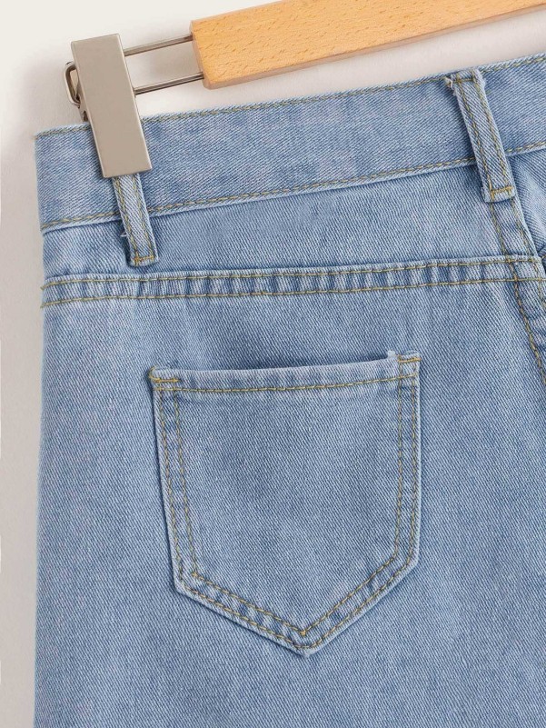 Pocket And Button Detail Solid Denim Shorts