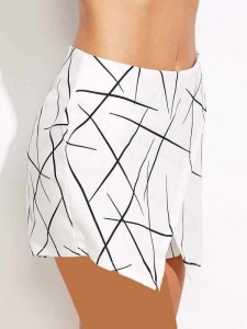 Short with geometric print