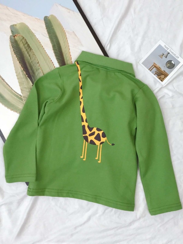 T shirt discount met giraffe print