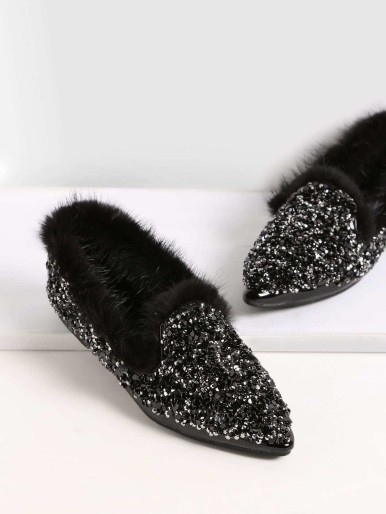 حذاء مسطح بمقدمة مفتوحة ومزين بالترتر أسود اللون