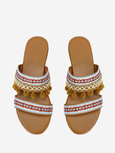 Pom Pom Decorated Flat Sandals