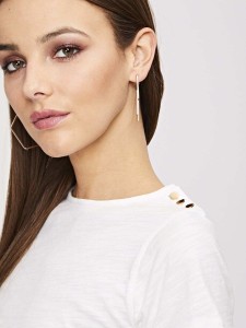 Solid Buttoned Shoulder Tee