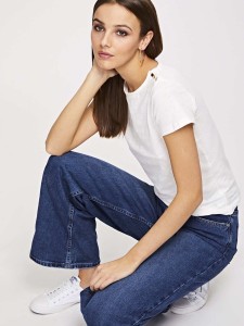 Solid Buttoned Shoulder Tee