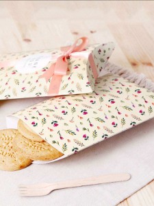 5pcs Floral Overlay Print Cookie Box
