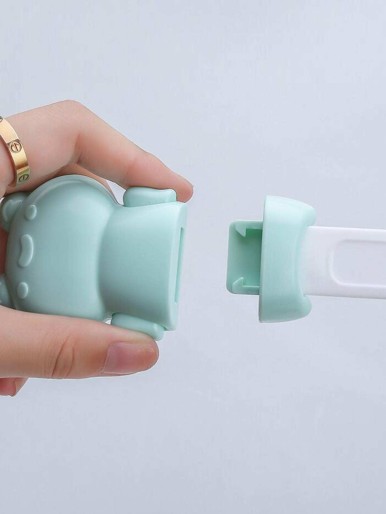 Random Color Cartoon Baby Safety Lock 2pcs