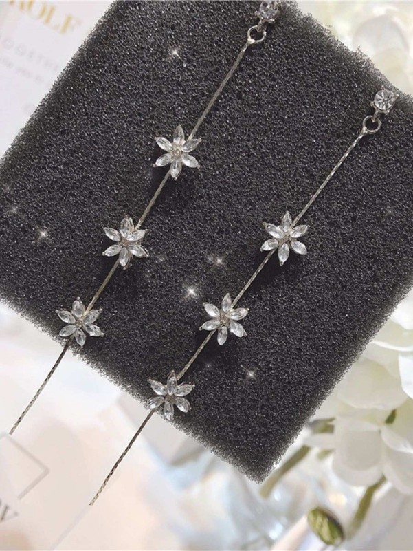 Flower Decorated Drop Earrings 1pair