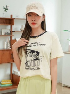 DAZY Letter Graphic Contrast Trim Tee