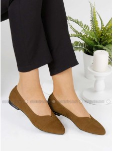 Tan Flat Flat Shoes