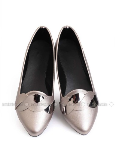 Gray Flat Flat Shoes