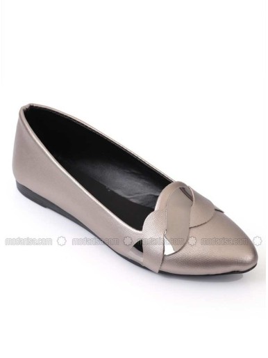 Gray Flat Flat Shoes