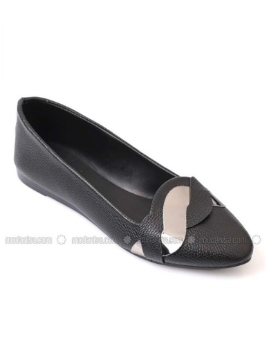 Black Flat Flat Shoes