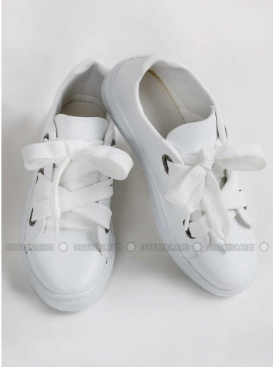 أحذية رياضية بيضاء بيضاء