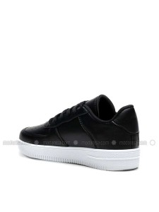 أحذية رياضية سوداء بيضاء Ayakkabı Modası