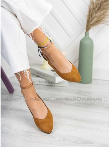 Tan flat sales shoes