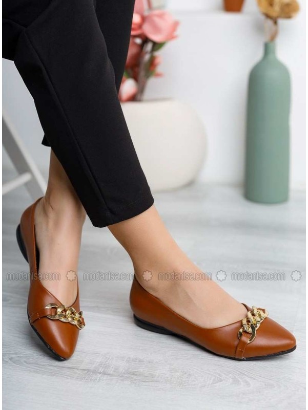 Tan Flat Flat Shoes