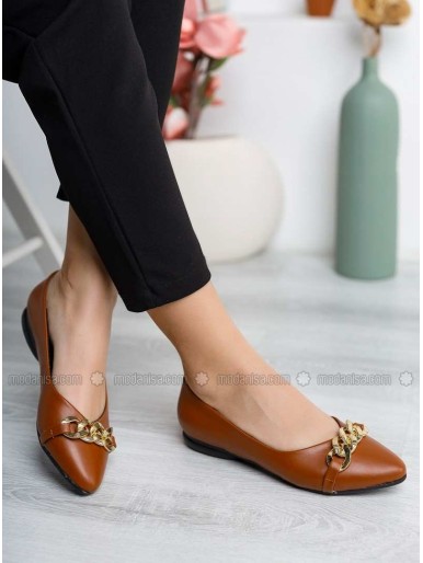 Tan Flat Flat Shoes