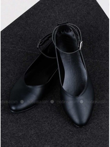 Black Flat Flat Shoes