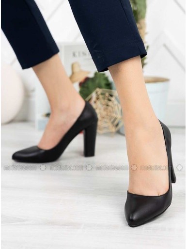 Women's high heel shoes