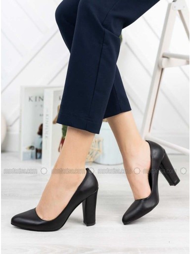 Women's high heel shoes