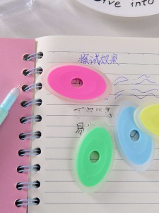 2pcs Random Color Oval Eraser