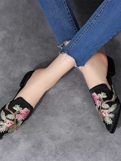 Floral Embroidered Pointed Toe Mules