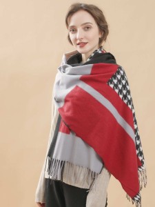 Fringe Hem Houndstooth Scarf