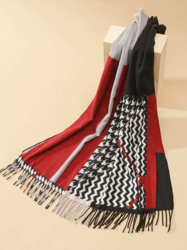 Fringe Hem Houndstooth Scarf