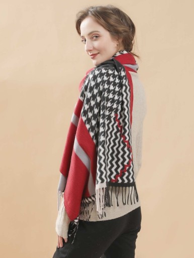 Fringe Hem Houndstooth Scarf