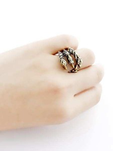 Gold Vintage Claw Ring