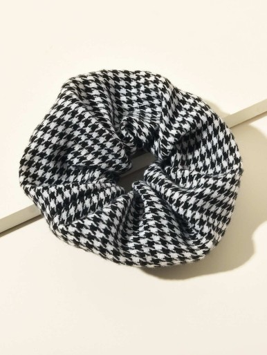 Houndstooth Pattern Scrunchie