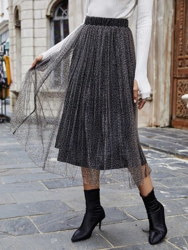 Mesh Overlay Pleated Skirt