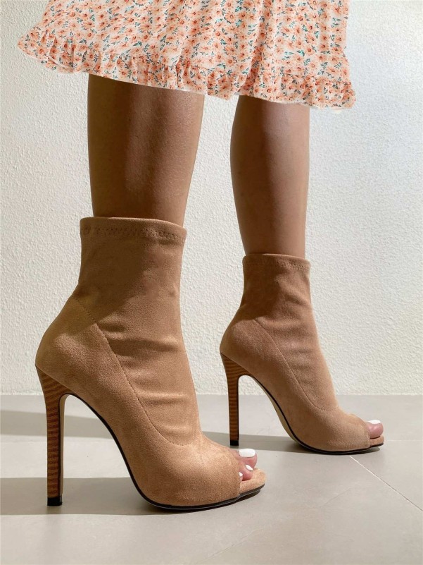 Ankle boot peep clearance toe