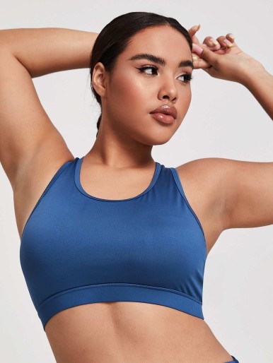 Plus Solid Cut Out Back Sports Bra