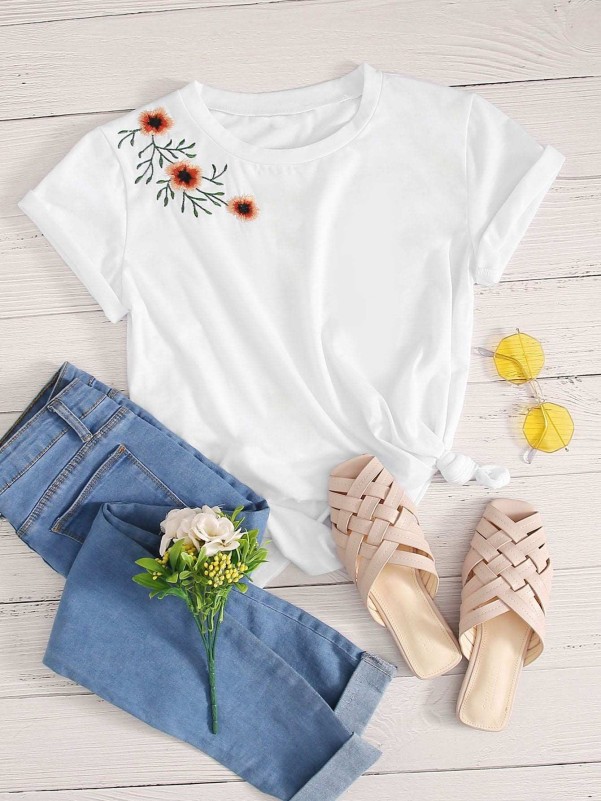 Roll Up Sleeve Flower Embroidered Tee