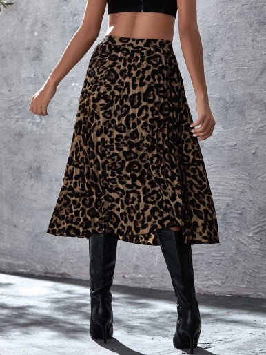 SHEIN Leopard Print Pleated Skirt