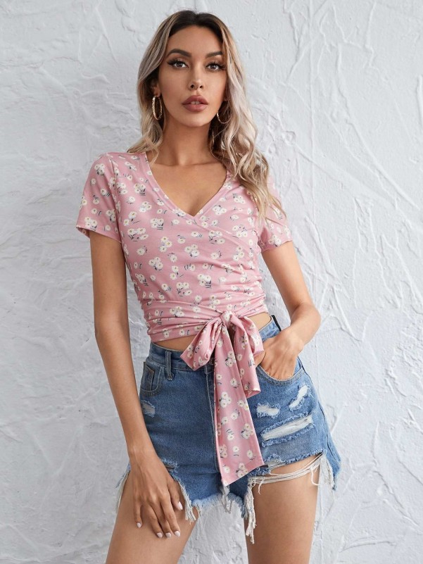 SHEIN Wrap Tie Front Daisy Floral Crop Top