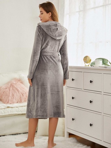 Solid Dual Pocket Belted Flannel Robe