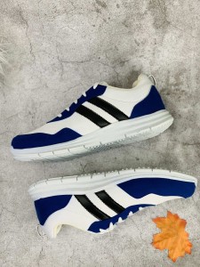 Men's sports shoes blue and white