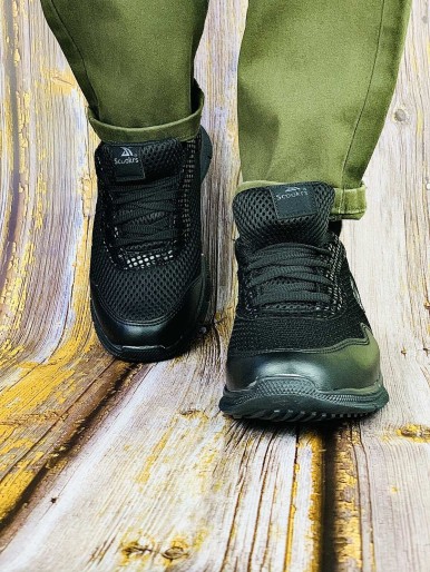 Men's black mesh sport boots