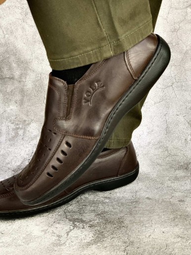 Men's shoes brown black sole
