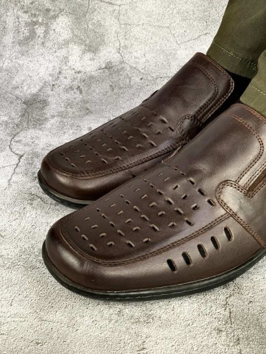 Men's shoes brown black sole