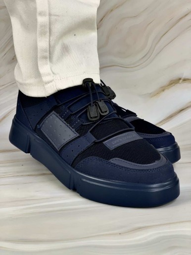Men's sports shoes, navy and black, with a navy sole