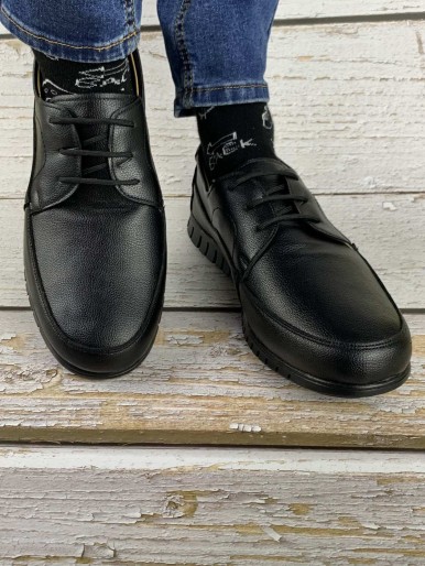 حذاء  رجالي أسود مع شرائط تشيك تشاكنعل أسود