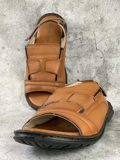 Men's brown leather sandal with stitching