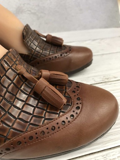 Comfortable brown snakeskin leather mid heel medical shoes for women