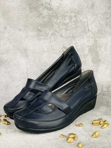 Comfortable open shoes for women in navy blue leather with leather straps, medical medium heel